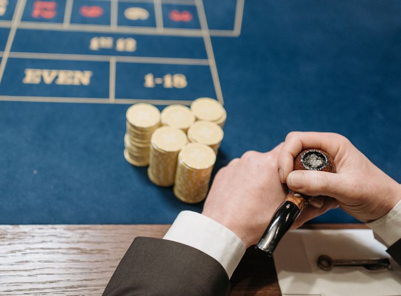 Online Casino: Spielautomaten und Live-Spiele im Überblick