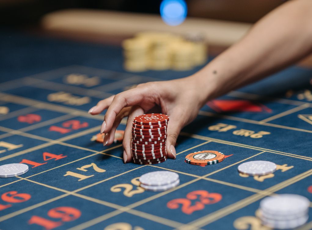 Online Casino: Spielautomaten und Live-Spiele im Überblick