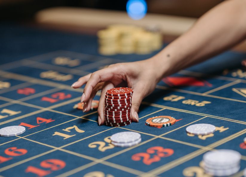 Online Casino: Spielautomaten und Live-Spiele im Überblick