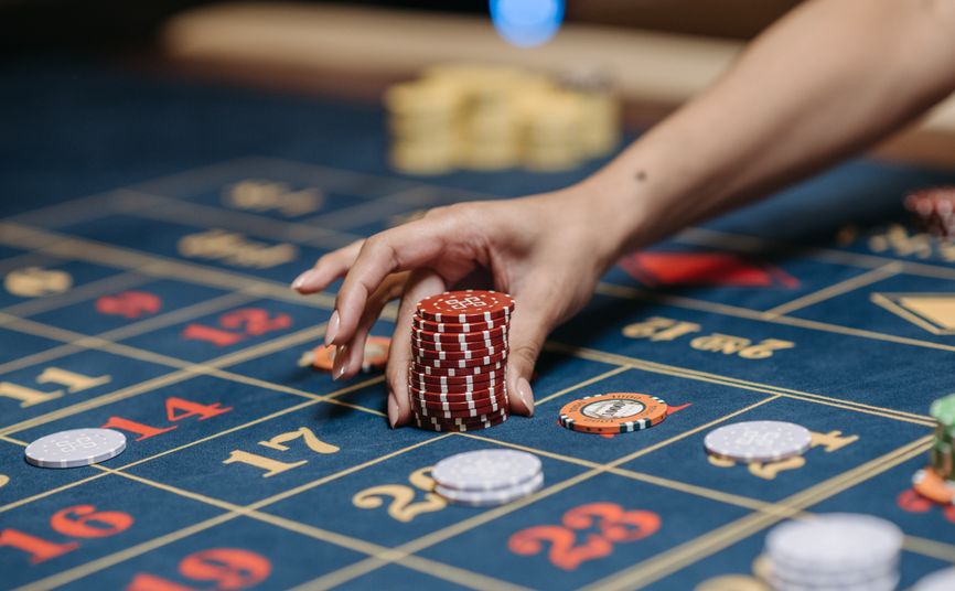 Online Casino: Spielautomaten und Live-Spiele im Überblick