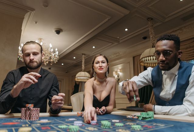 Online Casino: Spielautomaten und Live-Spiele im Überblick