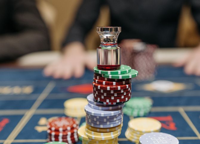 Online Casino: Spielautomaten und Live-Spiele im Überblick