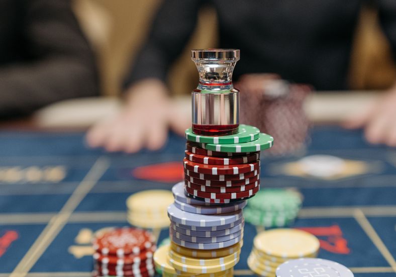 Online Casino: Spielautomaten und Live-Spiele im Überblick