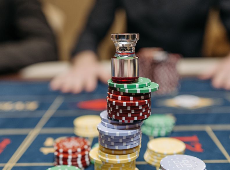 Online Casino: Spielautomaten und Live-Spiele im Überblick