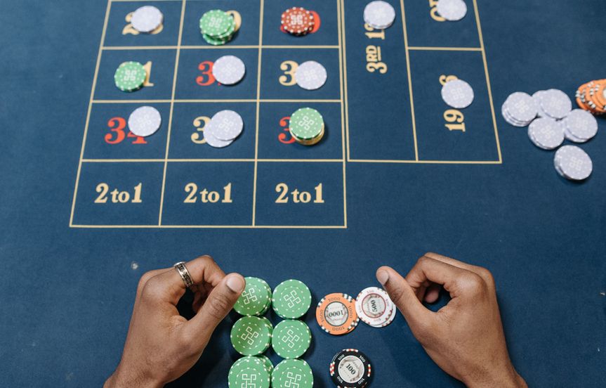 Online Casino: Spielautomaten und Live-Spiele im Überblick