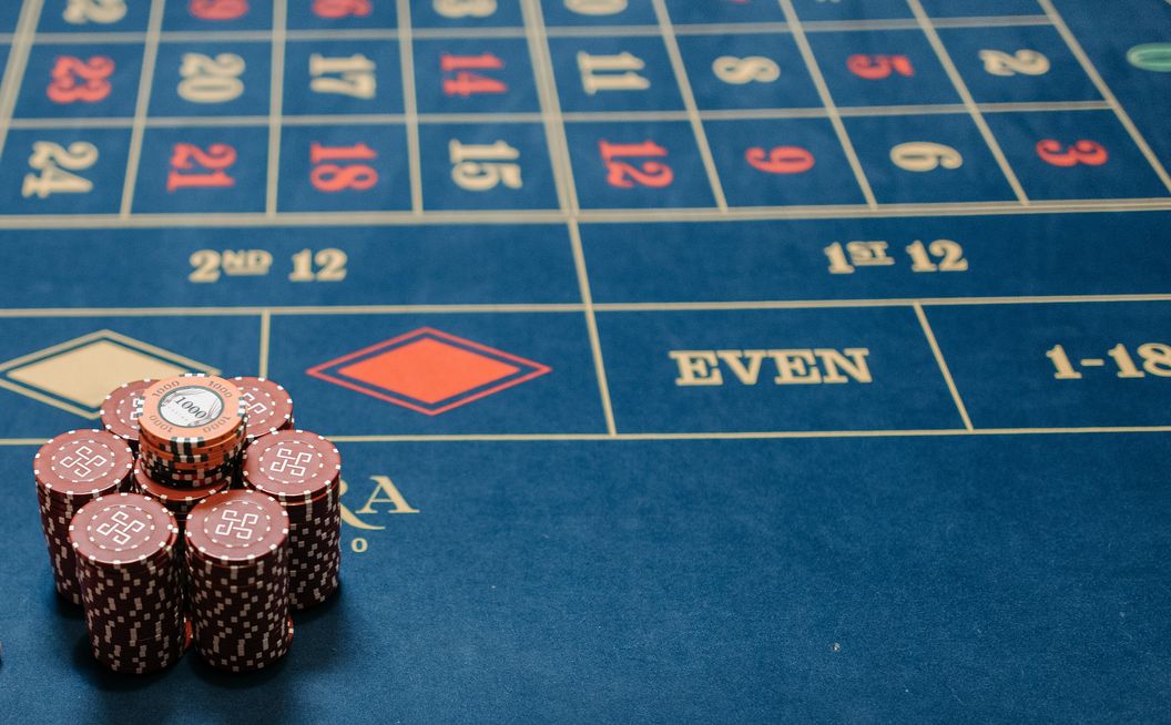 Online Casino: Spielautomaten und Live-Spiele im Überblick