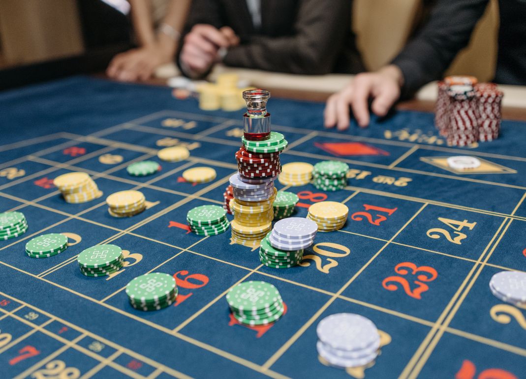 Vergleich zwischen progressiven und festen Jackpot-Slots im Online Casino