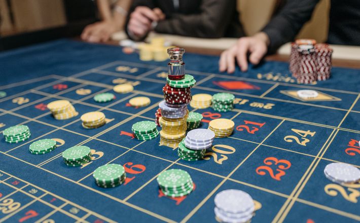 Online Casino: Spielautomaten und Live-Spiele im Überblick