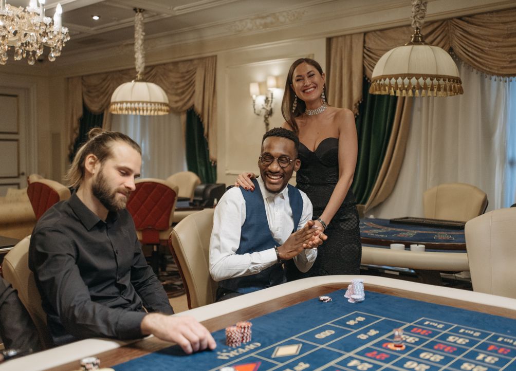 Online Casino: Spielautomaten und Live-Spiele im Überblick