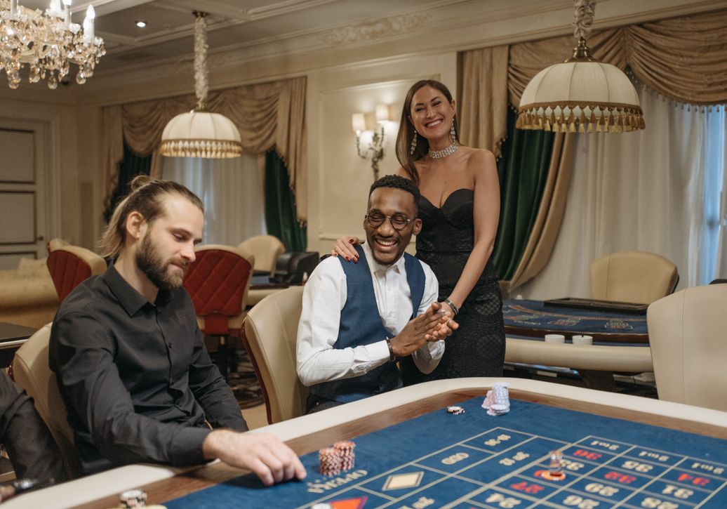 Online Casino: Spielautomaten und Live-Spiele im Überblick