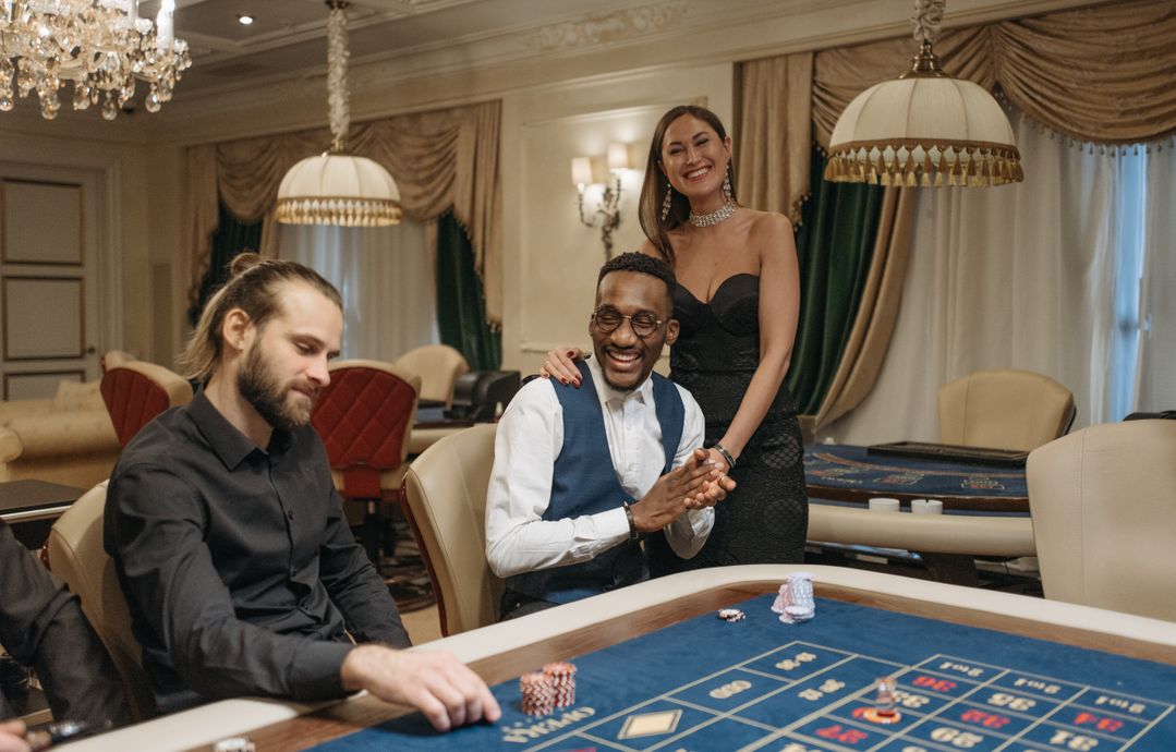 Online Casino: Spielautomaten und Live-Spiele im Überblick