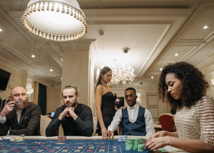 Online Casino: Spielautomaten und Live-Spiele im Überblick