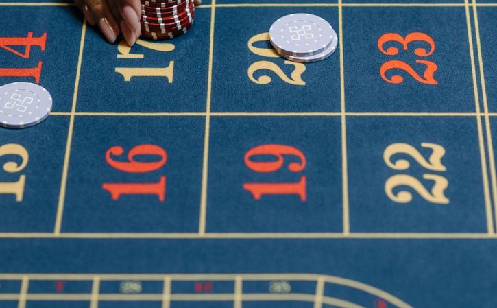 Online Casino: Spielautomaten und Live-Spiele im Überblick
