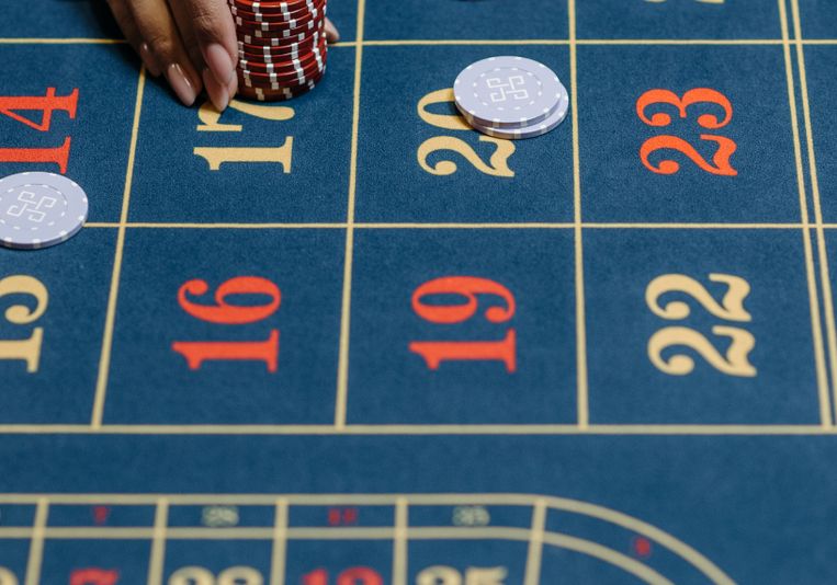 Online Casino: Spielautomaten und Live-Spiele im Überblick