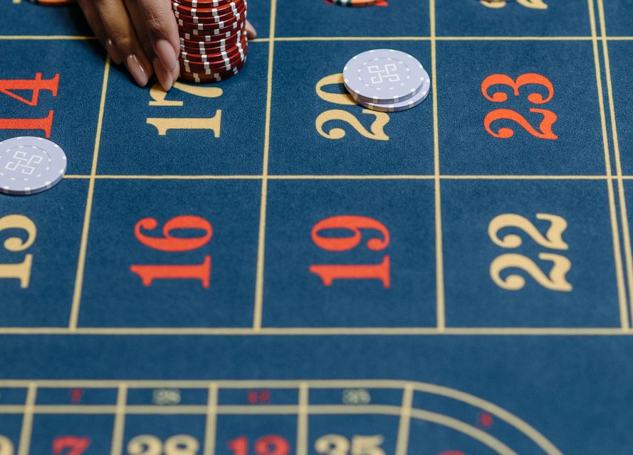 Online Casino: Spielautomaten und Live-Spiele im Überblick