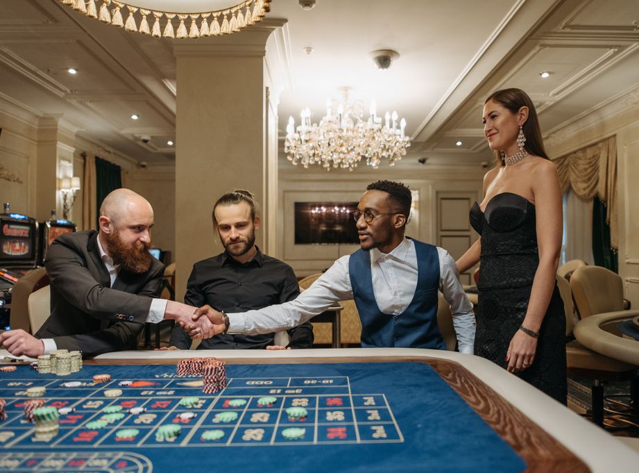 Online Casino: Spielautomaten und Live-Spiele im Überblick