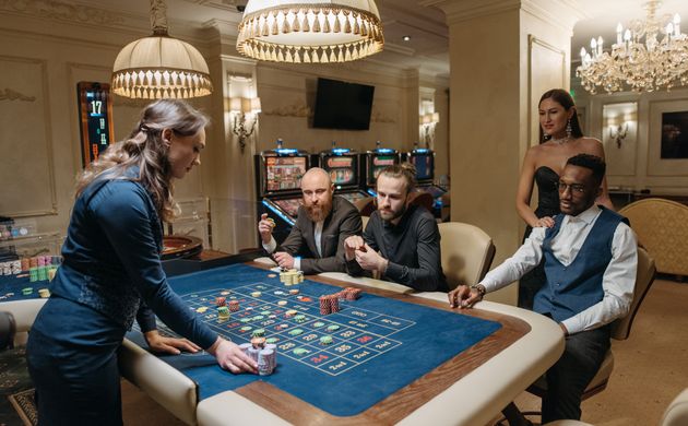 Online Casino: Spielautomaten und Live-Spiele im Überblick