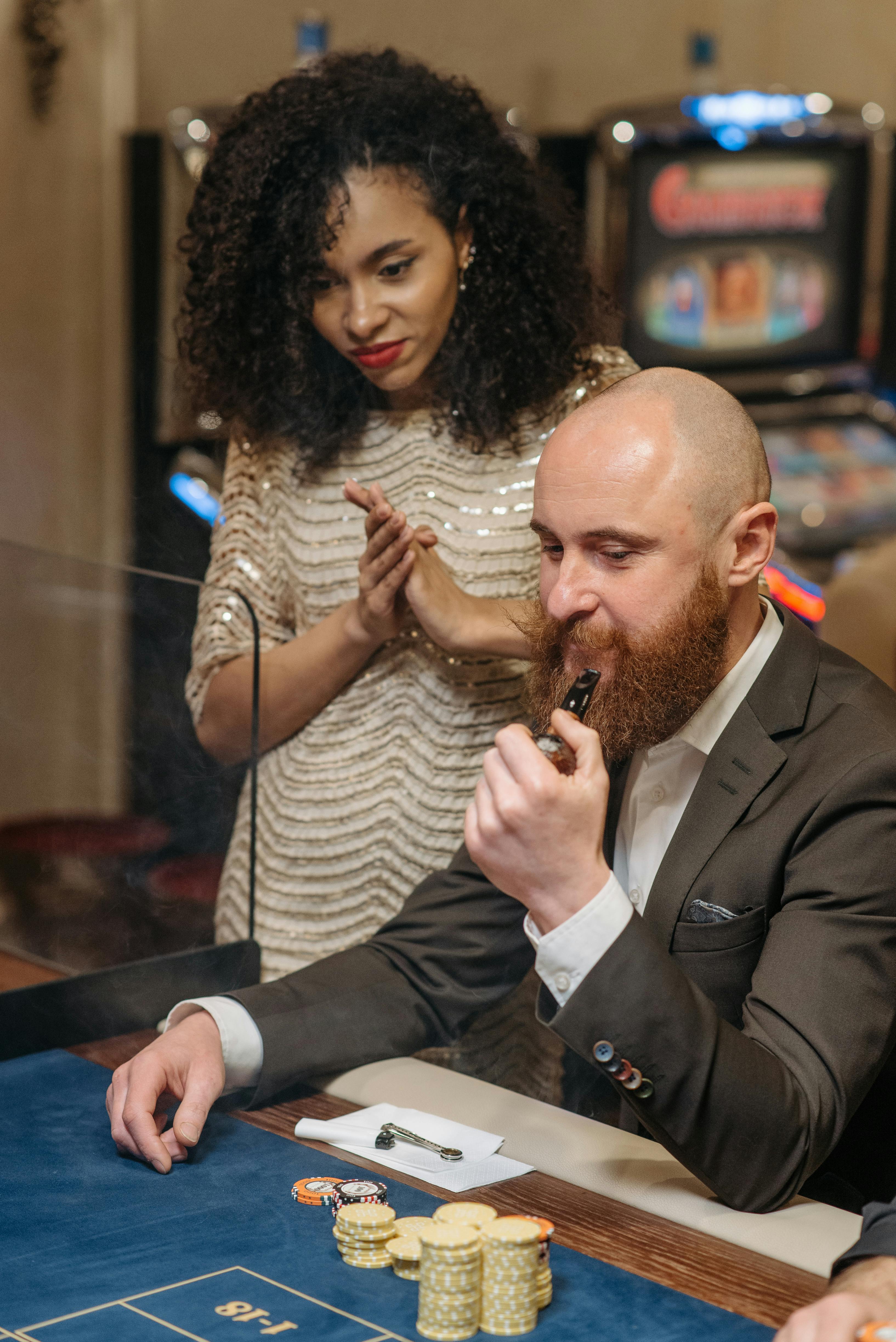 Can casinos manipulate slot machines with your players card?