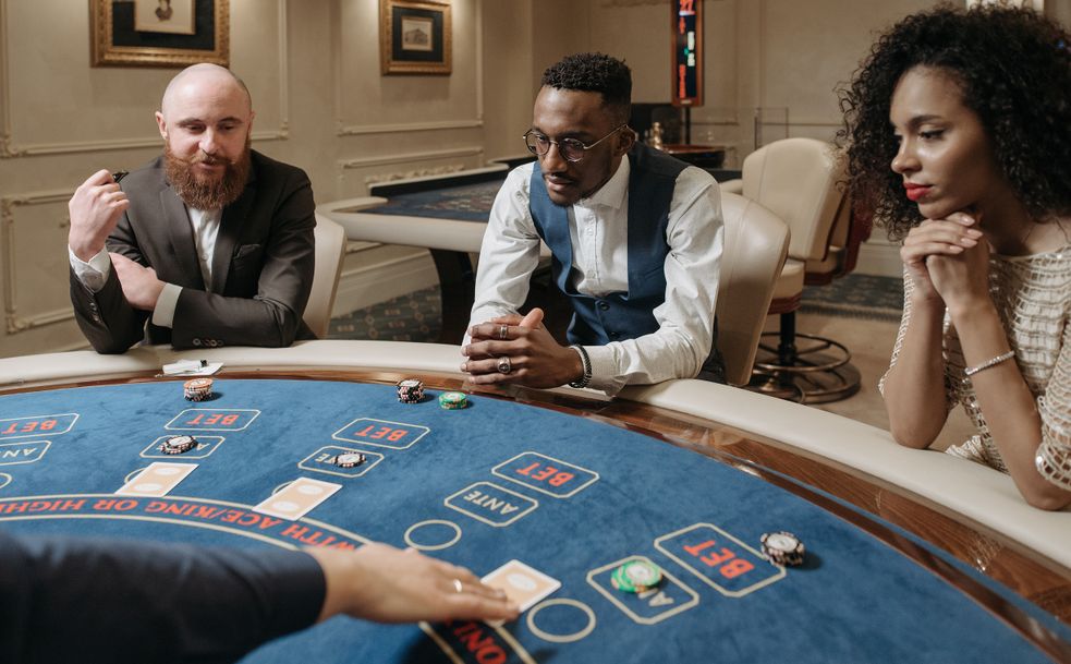 Online Casino: Spielautomaten und Live-Spiele im Überblick