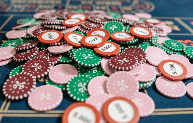 Online Casino: Spielautomaten und Live-Spiele im Überblick
