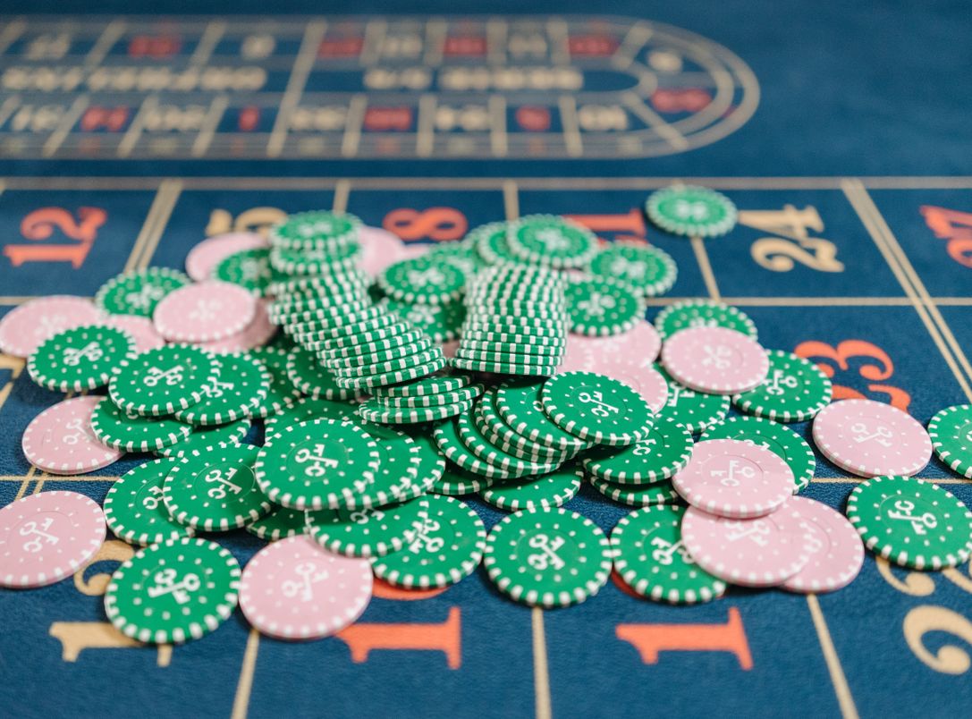 Online Casino: Spielautomaten und Live-Spiele im Überblick