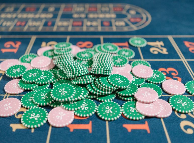 Online Casino: Spielautomaten und Live-Spiele im Überblick