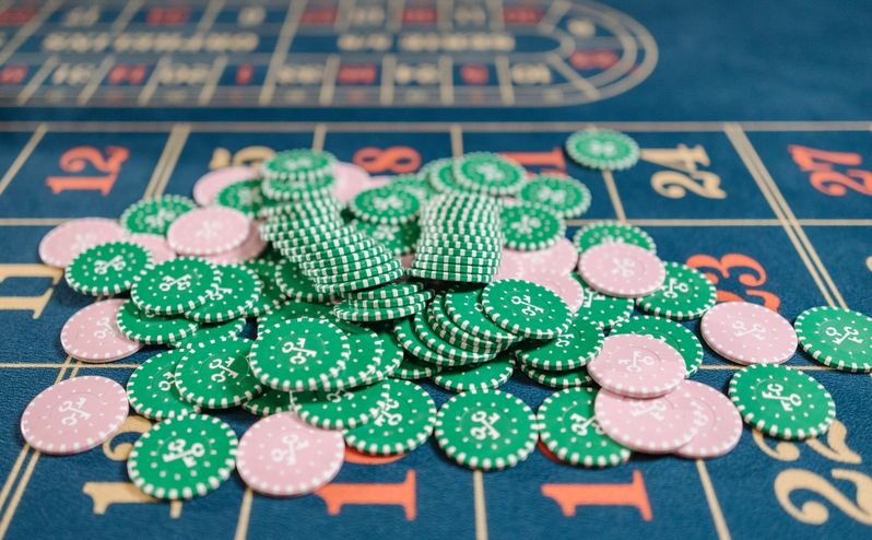 Online Casino: Spielautomaten und Live-Spiele im Überblick