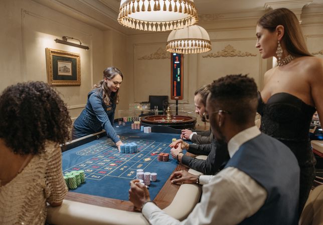 Online Casino: Spielautomaten und Live-Spiele im Überblick