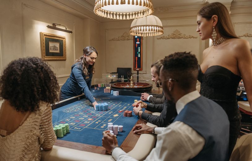 Online Casino: Spielautomaten und Live-Spiele im Überblick