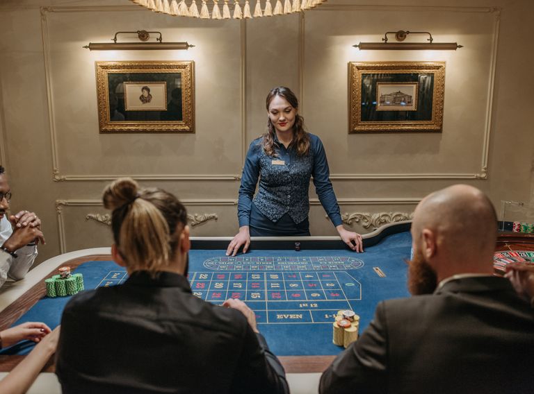 Online Casino: Spielautomaten und Live-Spiele im Überblick