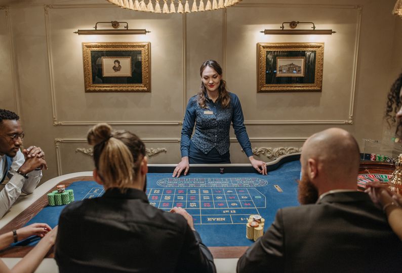Online Casino: Spielautomaten und Live-Spiele im Überblick