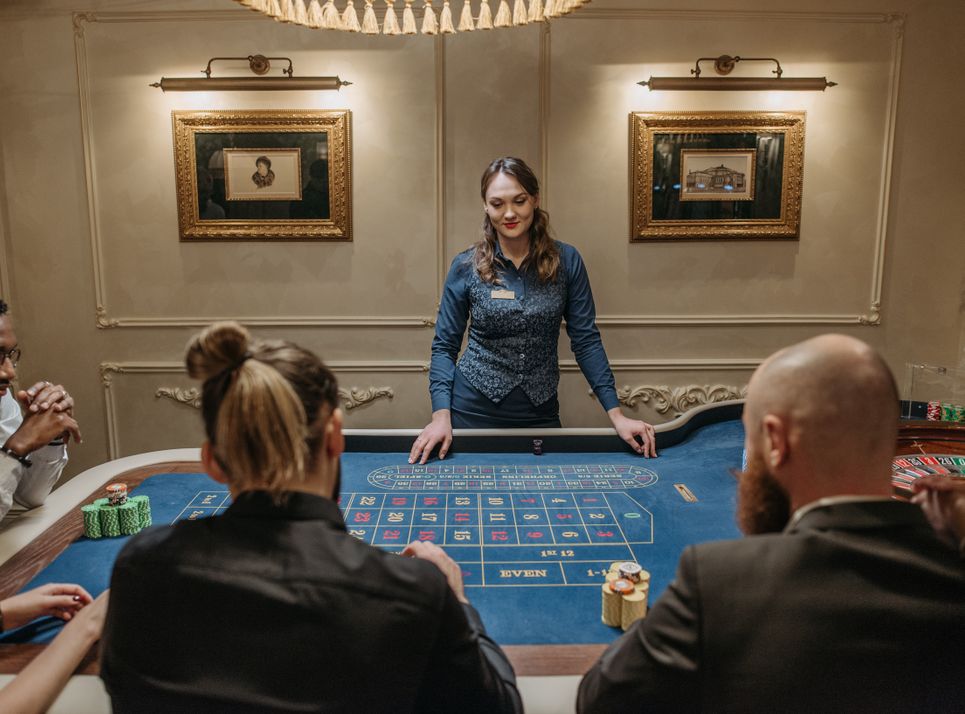 Online Casino: Spielautomaten und Live-Spiele im Überblick