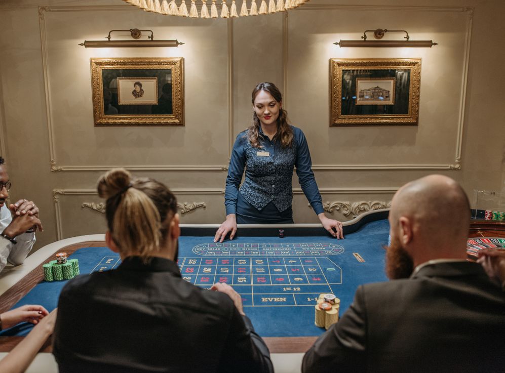 Online Casino: Spielautomaten und Live-Spiele im Überblick