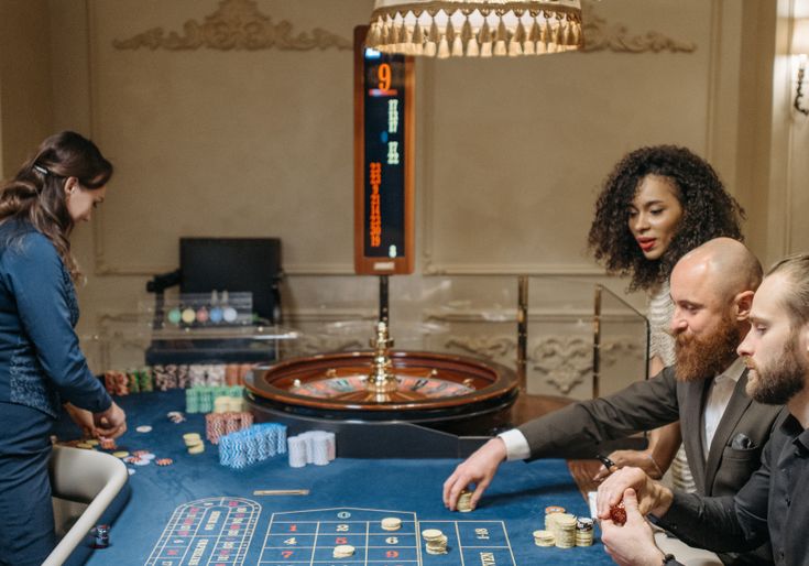 Online Casino: Spielautomaten und Live-Spiele im Überblick