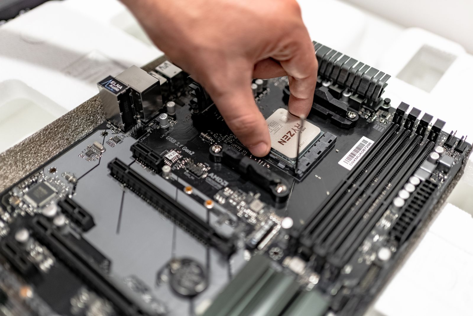 Mantenimiento de computadores en Medellín con revisión de componentes internos