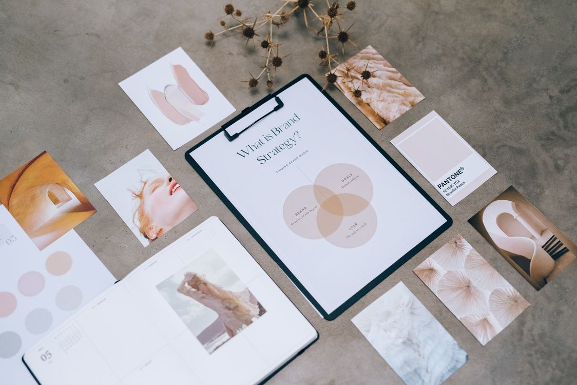 Moodboard de stratégie de marque et éléments de design corporate
