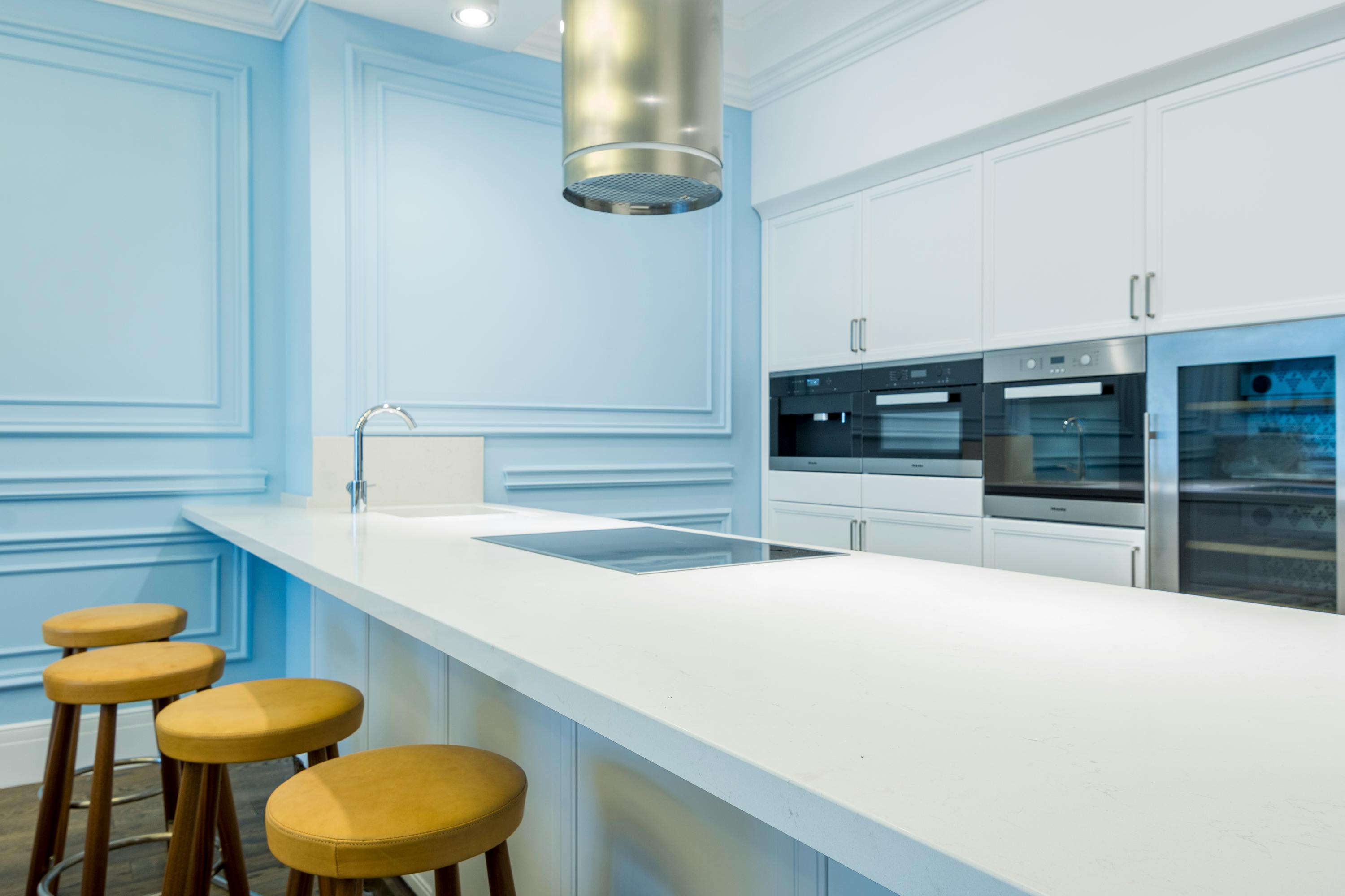 What Wall Color Goes With Blue Cabinets? +10 Ideas
