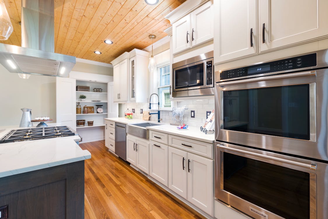 Cozy White Wooden Kitchen at Home · Free Stock Photo