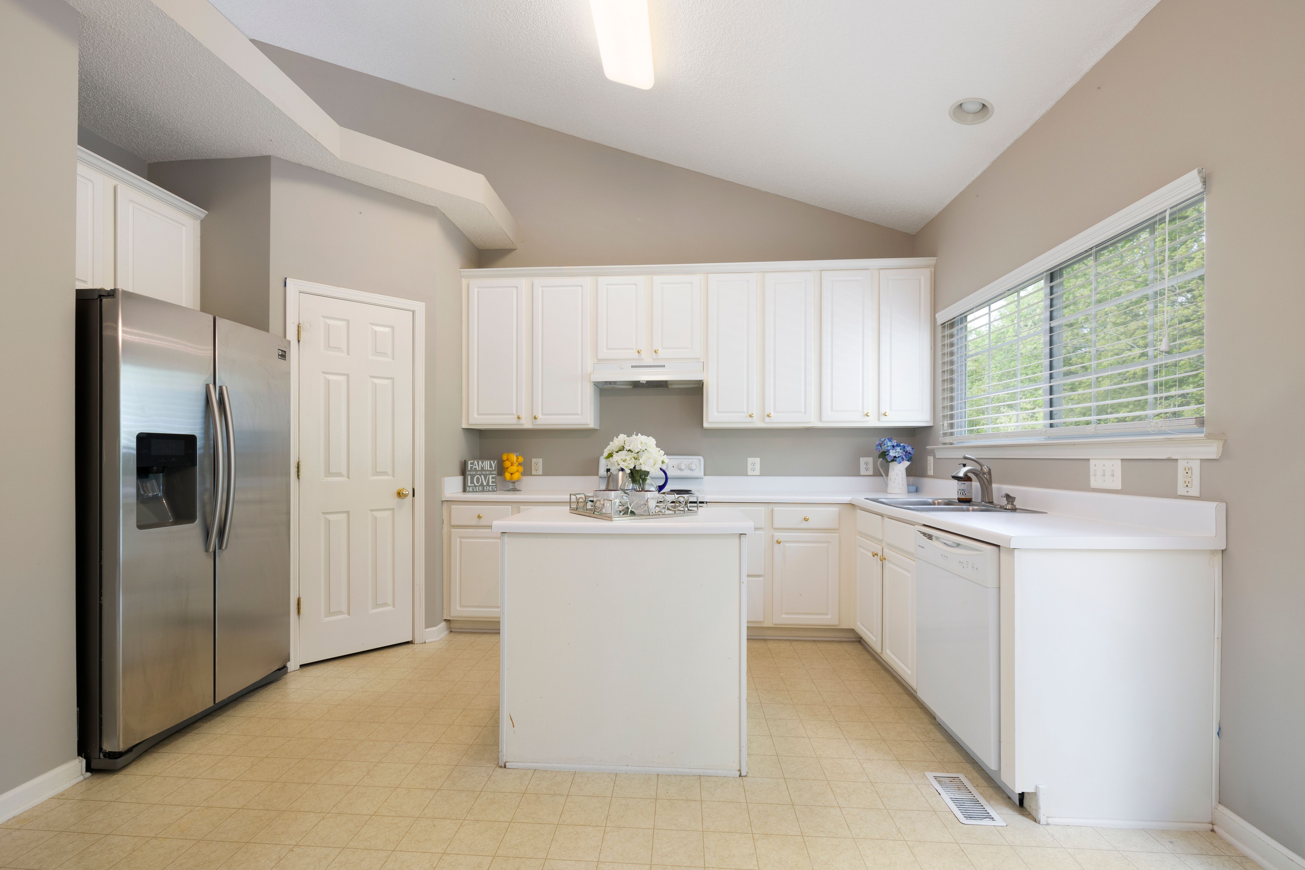 Modern House Kitchen Interior Design · Free Stock Photo