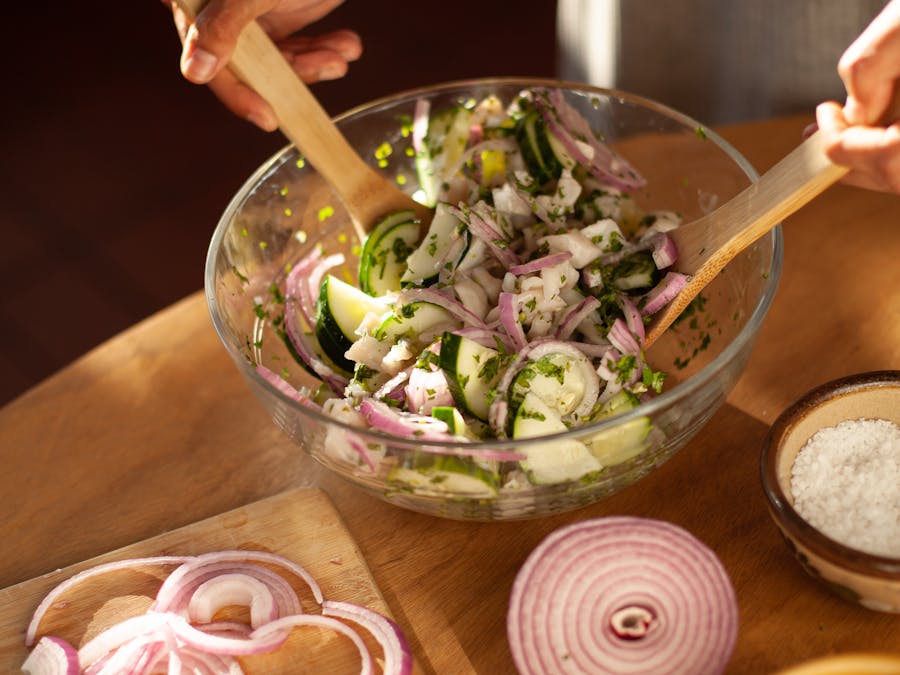 What kind of onion is best in chili?