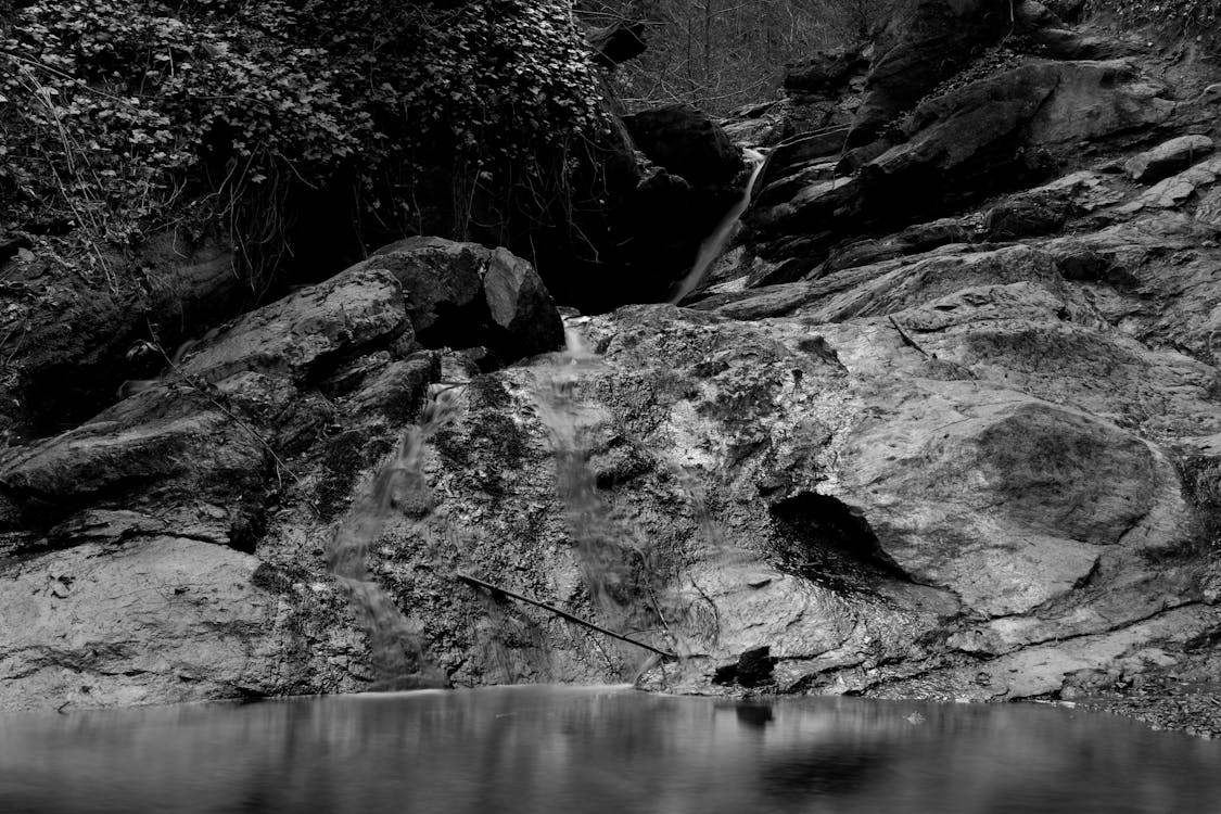 Gratis stockfoto met eenkleurig, gebied met water, grayscale