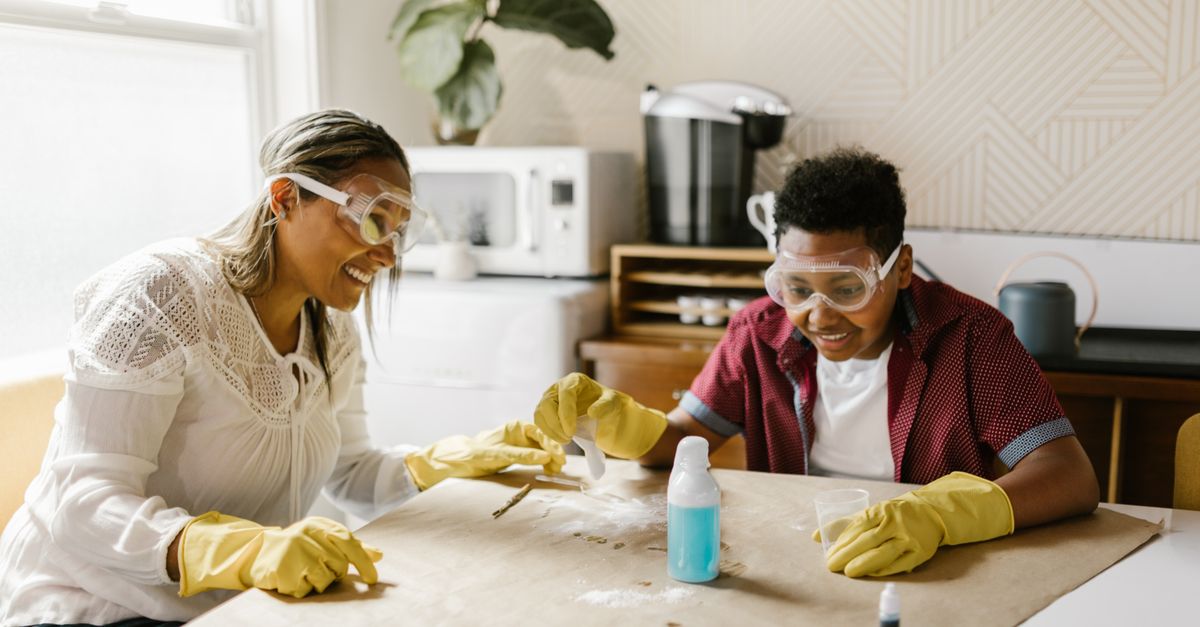 10 Engaging Science Activities for Family Fun
