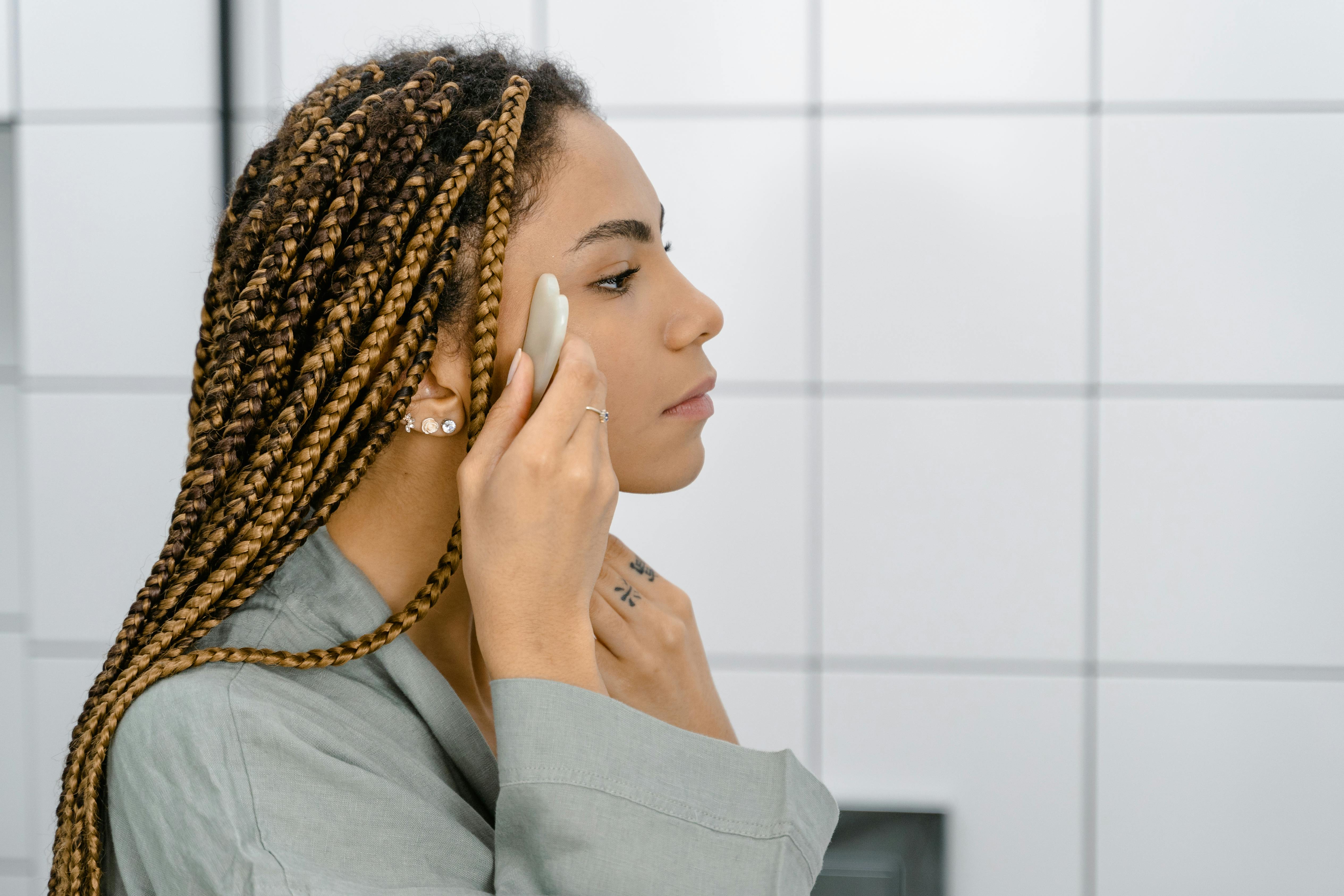 Skin and beauty drive growth in Kenvue’s Q1 results ahead of Kimberly-Clark deal — Photo by Tima Miroshnichenko on Pexels