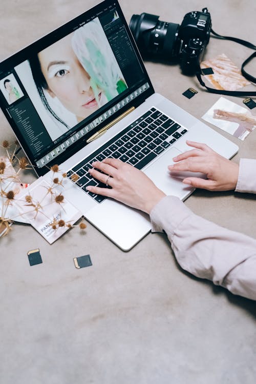 Ilmainen kuvapankkikuva tunnisteilla dslr, flatlay, internet