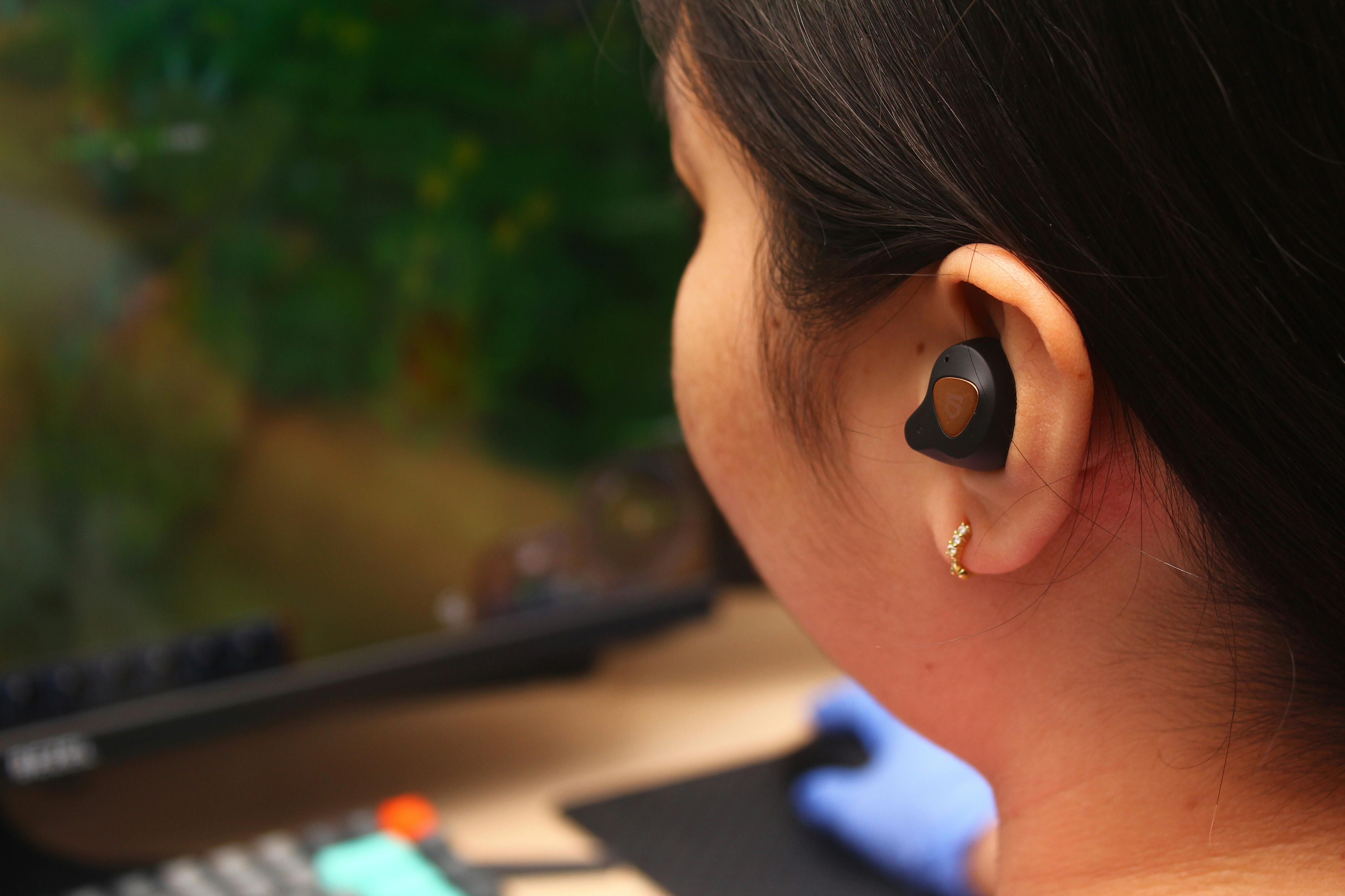 Free stock photo of earbud for gaming, earbuds, earbuds gaming