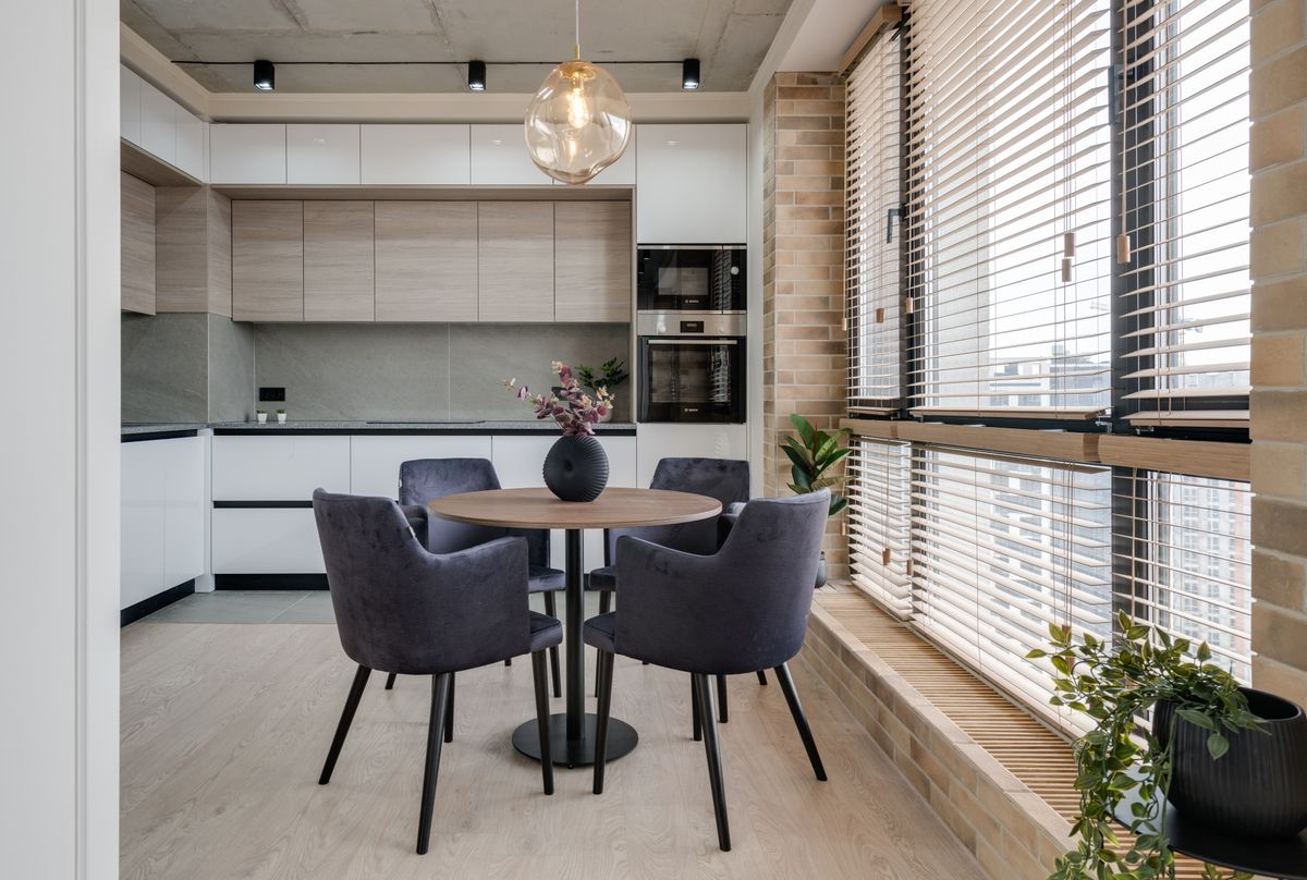 flat moves in Viewpark — Loaded properly: blankets, straps and a plan in Viewpark