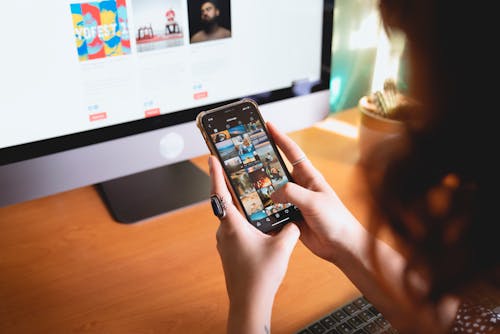 Free Person Using Her Smartphone Stock Photo