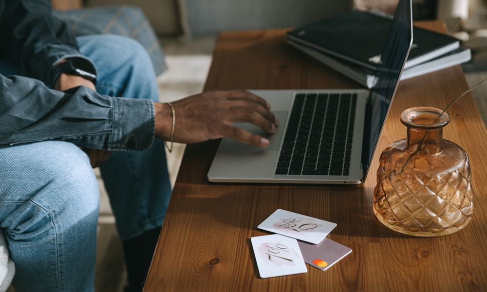 online visa application on laptop