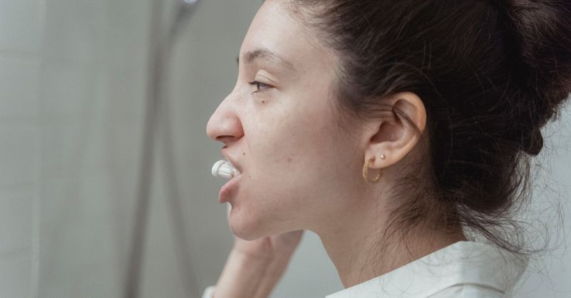 Décollement Gencive : Causes Traitements Prévention