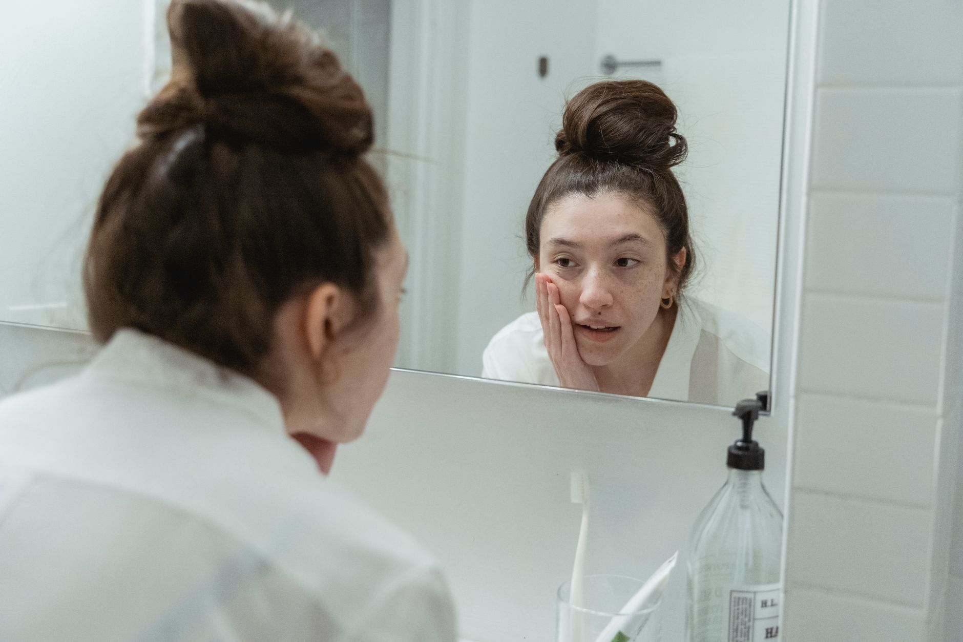 how to pop a pimple safely without scarring